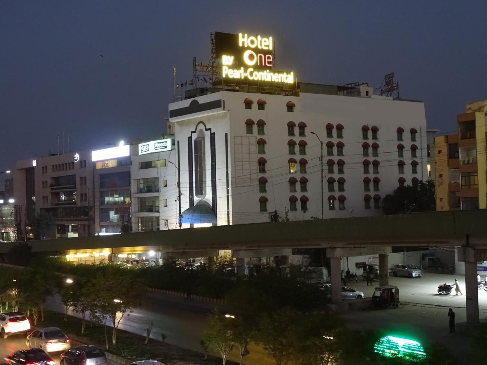 Hotel One Карачи Экстерьер фото